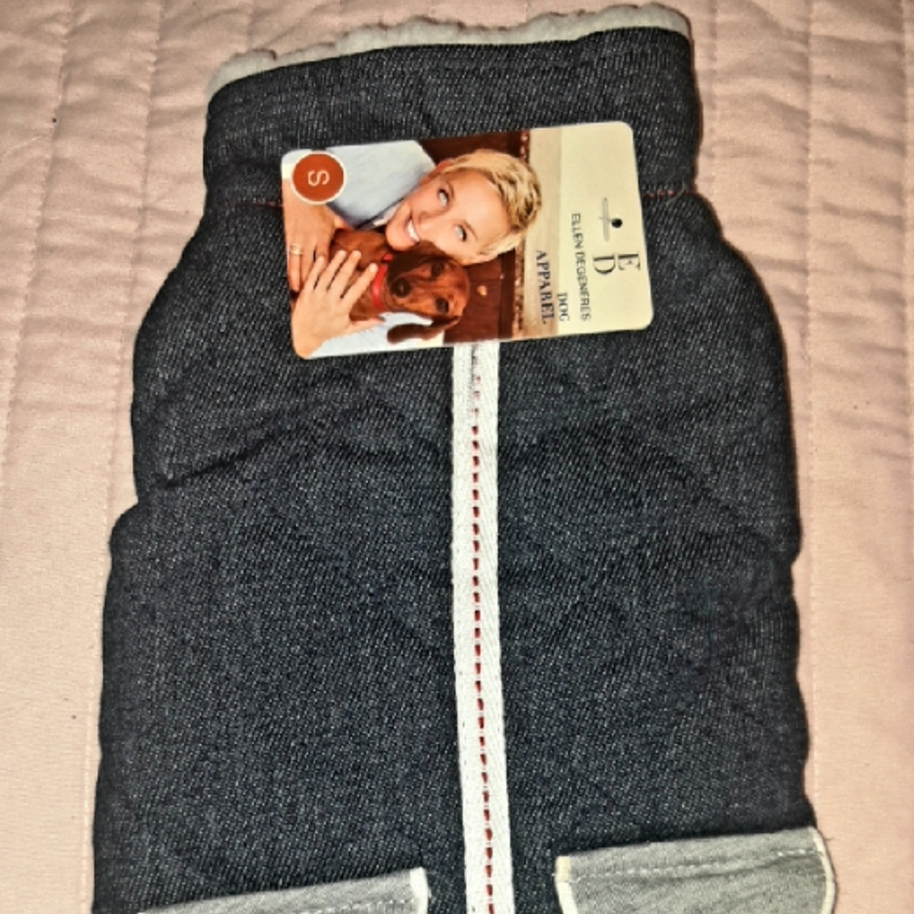 Ellen Degenerious dog coat